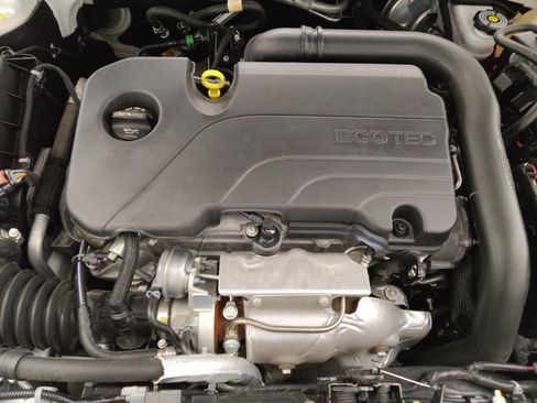 Used 2022 Chevrolet Malibu LT FWD image 30