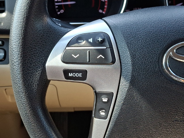 Used 2013 Toyota Highlander FWD image 19