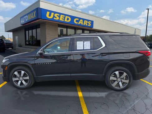 Used 2023 Chevrolet Traverse LT w/ LT Premium Package AWD/4WD image 8