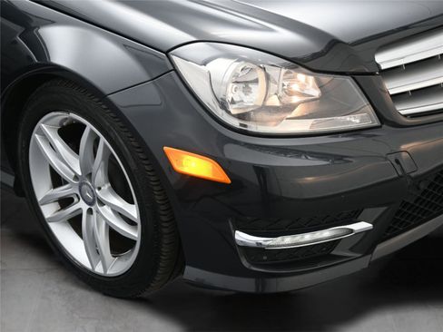 Used 2012 Mercedes-Benz C 300 4MATIC Sedan image 17