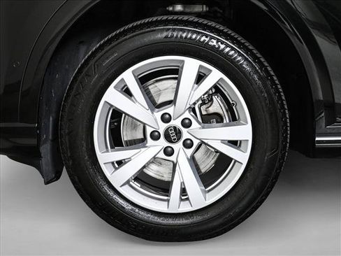 Certified 2025 Audi Q5 Premium w/ Convenience Package AWD/4WD image 24