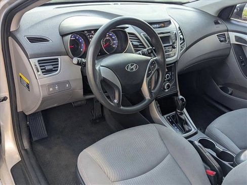 Used 2016 Hyundai Elantra SE image 10