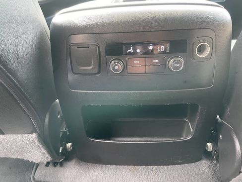 Used 2019 Chevrolet Suburban LT image 13