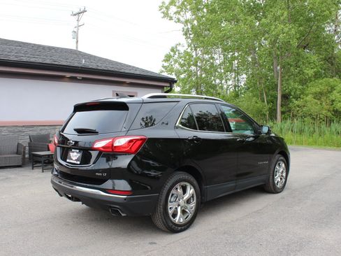 Used 2018 Chevrolet Equinox LT w/ Sun & Infotainment Package AWD/4WD image 4