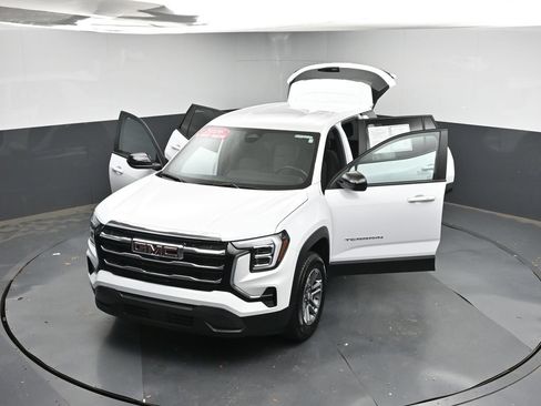 Used 2026 GMC Terrain Elevation FWD image 40