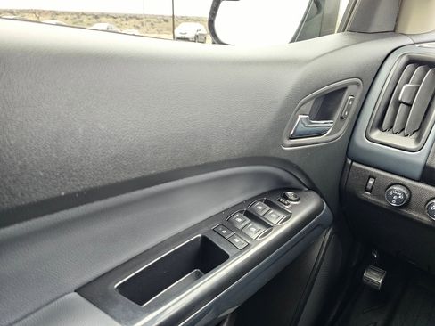 Used 2020 Chevrolet Colorado Z71 image 27