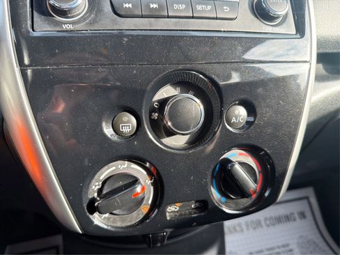 Used 2015 Nissan Versa Note SV FWD image 23