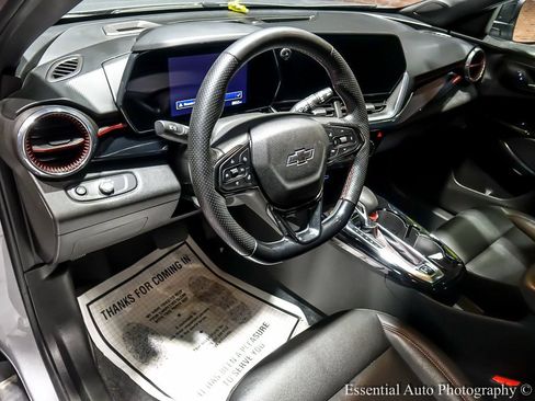 Certified 2025 Chevrolet Trax RS w/ Sunroof Package image 14