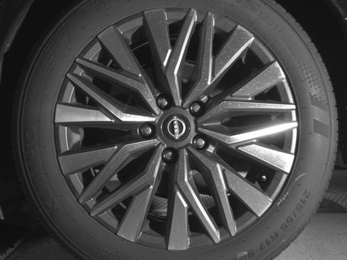 Used 2025 Nissan Altima 2.5 SV FWD image 14
