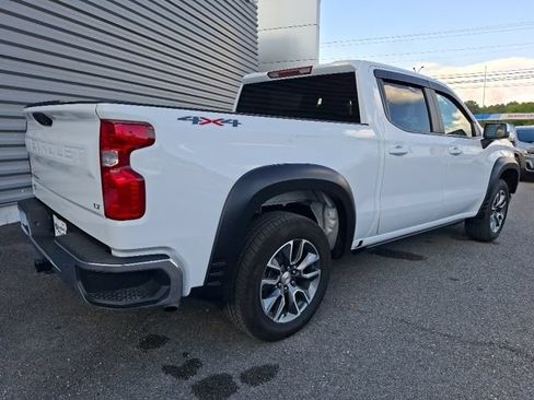 Used 2025 Chevrolet Silverado 1500 LT AWD/4WD image 3