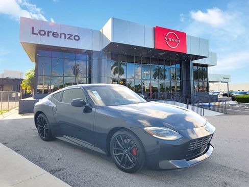 Certified 2024 Nissan Z Performance w/ Floor Mat Package image 3