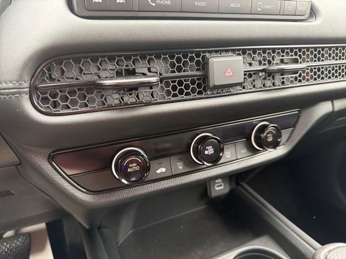 Certified 2023 Honda HR-V LX image 30