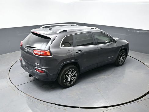 Used 2016 Jeep Cherokee Latitude image 11