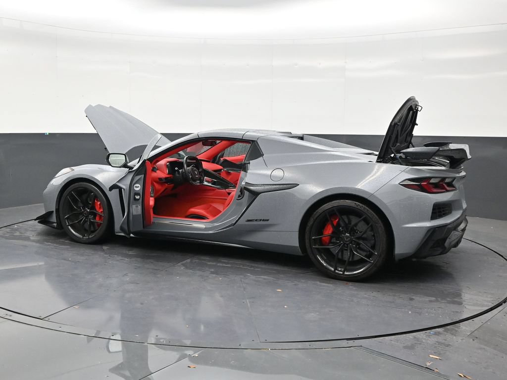 Used 2025 Chevrolet Corvette Z06 w/ Z07 Performance Package RWD image 30