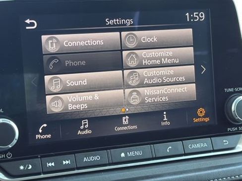 Used 2023 Nissan Rogue SV image 31