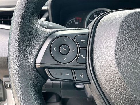 Used 2022 Toyota Corolla LE image 25