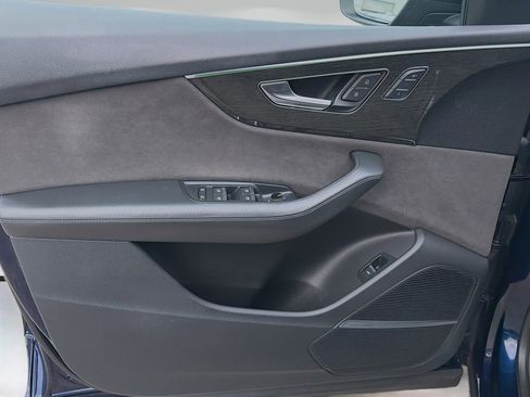 Used 2019 Audi Q8 Prestige w/ Luxury Package image 21