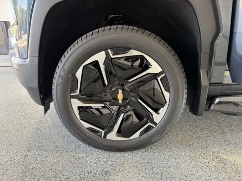 New 2026 Chevrolet Silverado EV LT image 25