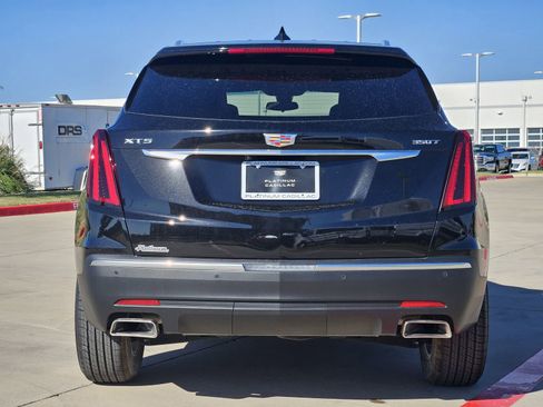 New 2025 Cadillac XT5 Luxury image 8