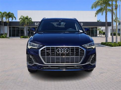 Used 2024 Audi Q3 2.0T Premium w/ Convenience Package image 2