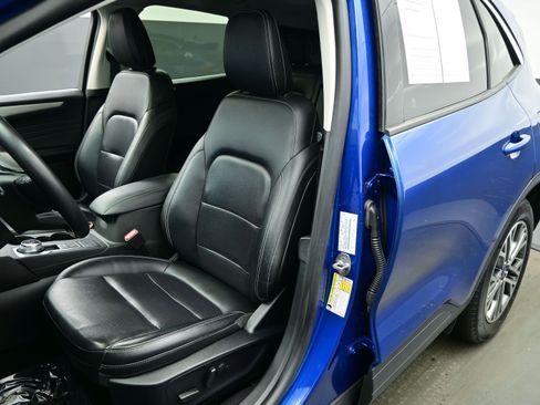 Used 2022 Ford Escape SEL w/ Technology Package image 12