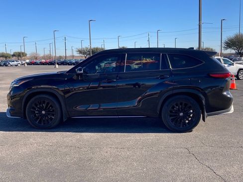 Used 2023 Toyota Highlander XSE image 8