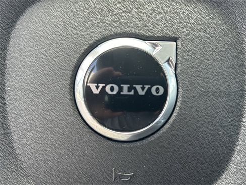 New 2025 Volvo XC90 B6 Core w/ Protection Package image 21