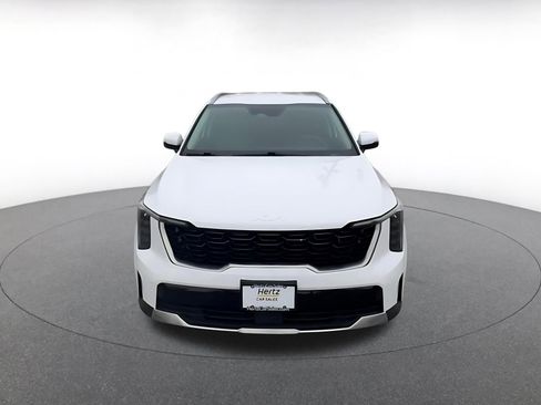 Used 2024 Kia Sorento S image 4