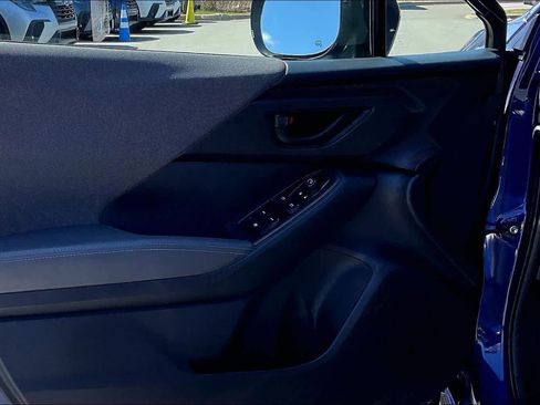 Used 2025 Subaru Crosstrek 2.0i Premium image 21