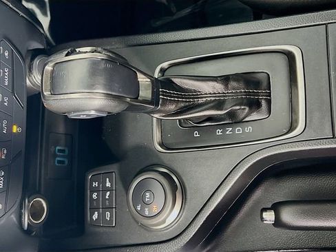 Used 2019 Ford Ranger XLT w/ FX4 Off-Road Package image 23