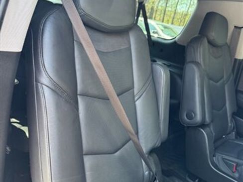 Used 2020 Cadillac Escalade ESV Premium Luxury image 58