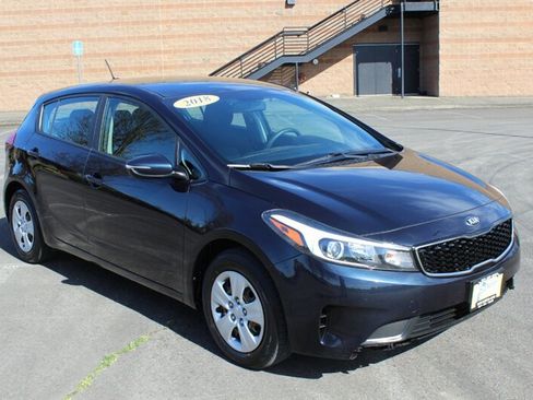 Used 2018 Kia Forte LX image 1