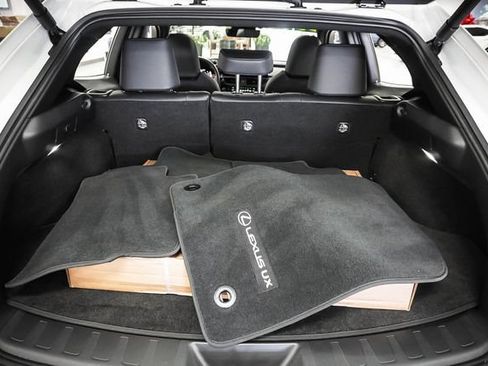 Certified 2025 Lexus UX 300h FWD w/ Accessory Package (Z2) image 22