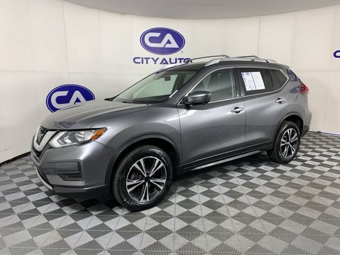 Used 2020 Nissan Rogue SV w/ Premium Package image 7