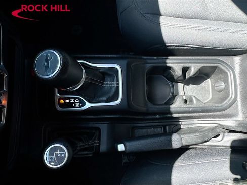 Used 2019 Jeep Wrangler Unlimited Sahara AWD/4WD image 21