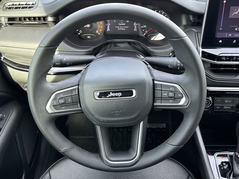 Used 2024 Jeep Compass Latitude w/ Altitude Special Edition image 17