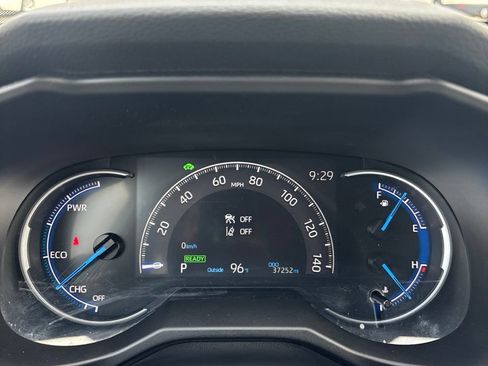 Used 2025 Toyota RAV4 LE AWD/4WD image 9