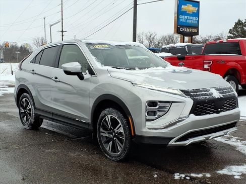Used 2024 Mitsubishi Eclipse Cross SE image 3