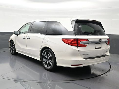 Used 2018 Honda Odyssey Elite image 3