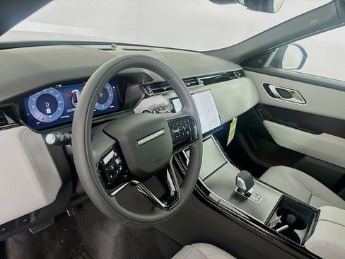 Used 2026 Land Rover Range Rover Velar Dynamic SE image 9