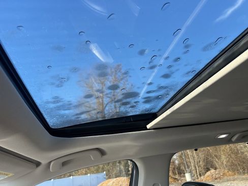 Used 2025 Honda Pilot Touring image 24