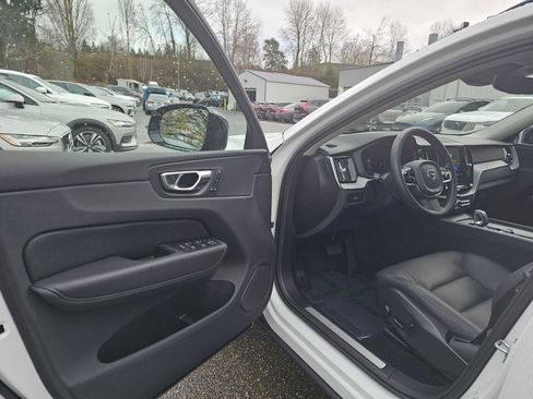 Certified 2025 Volvo XC60 B5 Plus AWD/4WD image 22