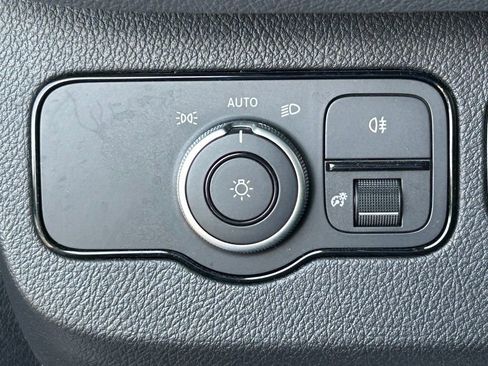 Used 2025 Mercedes-Benz Sprinter 2500 image 26