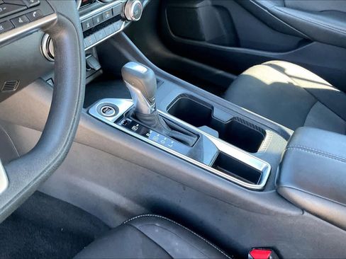 Used 2024 Nissan Sentra SV image 16