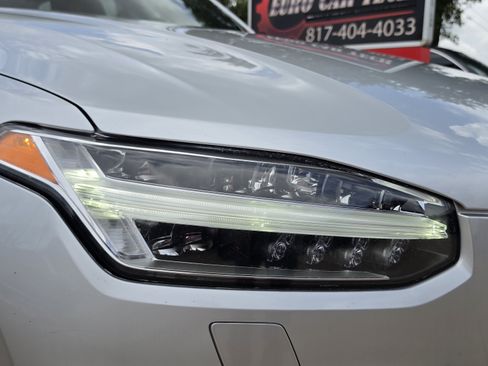 Used 2018 Volvo XC90 T6 Momentum w/ Convenience Package AWD/4WD image 12