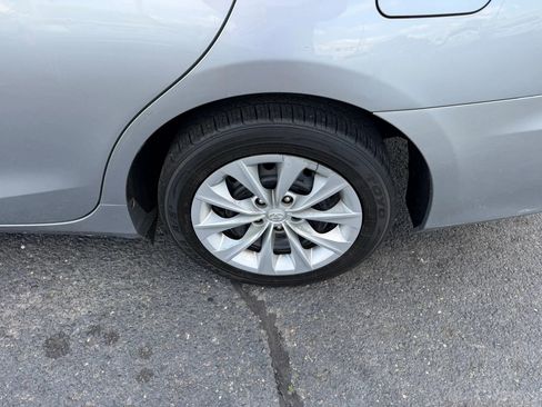 Used 2015 Toyota Camry LE FWD image 18
