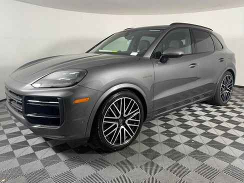 Used 2026 Porsche Cayenne Turbo AWD/4WD image 1