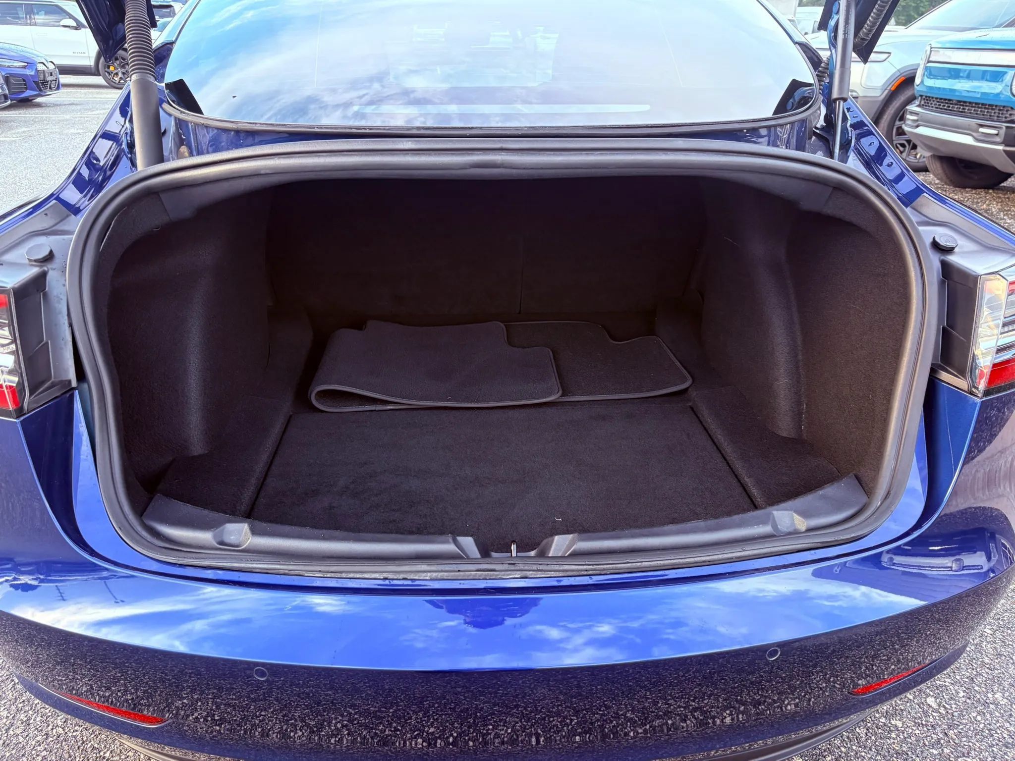 Used 2022 Tesla Model 3 Long Range AWD/4WD image 35