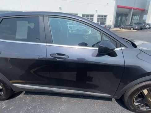 Used 2026 Kia Sportage LX FWD image 3