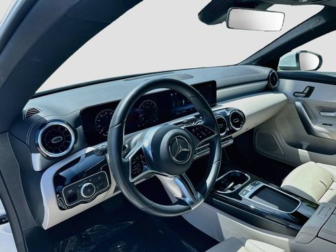 Used 2025 Mercedes-Benz CLA 250 image 9